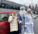 Тульских водителей поздравили полицейский Дед Мороз и Снегурочка