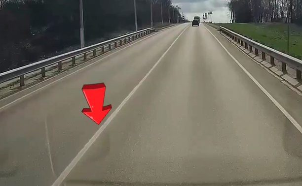 Под Тулой водитель микроавтобуса решил не переживать из-за ПДД