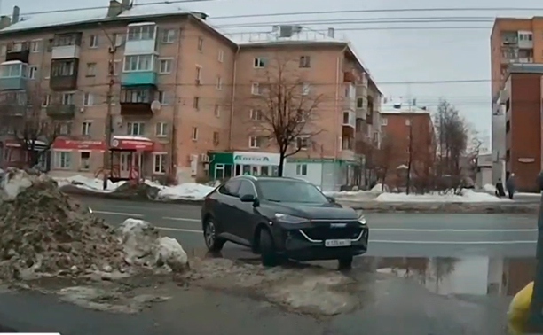 На ул. Халтурина водитель не заметил «кирпич»