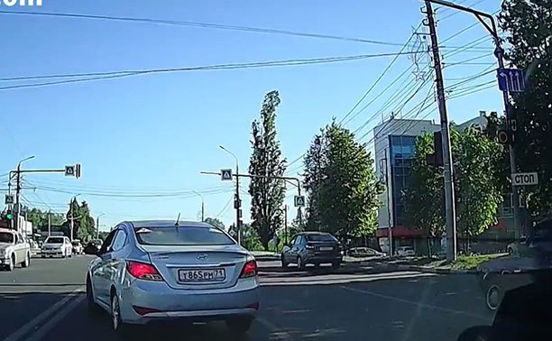 На пр. Ленина учебный автомобиль нарушил ПДД
