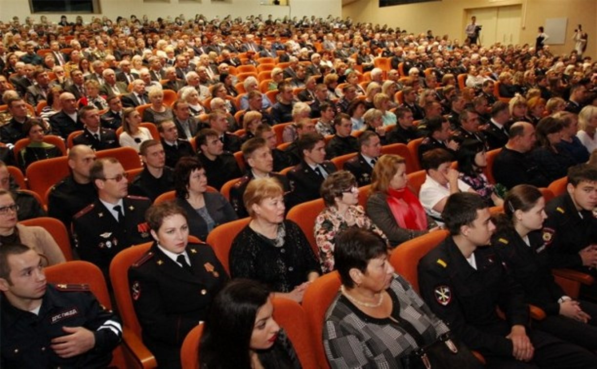 В Городском концертном зале поздравили тульских полицейских