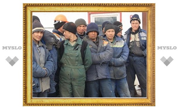 Путин разрешил таджикским мигрантам работать в России три года