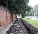 «Как после бомбёжки!»: туляки жалуются на разрытый тротуар в центре города