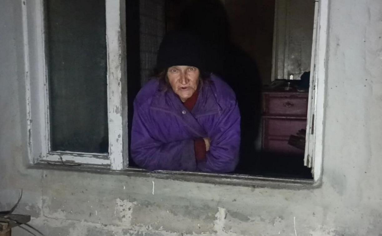 В Туле пенсионерка по своей воле живет на заброшенной даче в нечеловеческих условиях