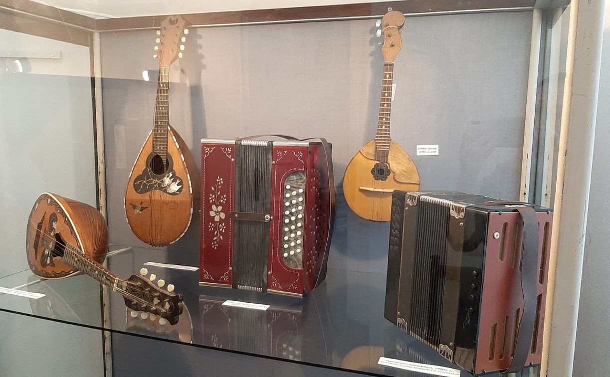 В Туле открылась выставка редких музыкальных инструментов