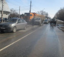 В Туле в тройном ДТП на улице Кутузова пострадал мужчина