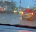 В Туле водитель-«учитель» устроил разборки и едва не сбил пешехода: видео