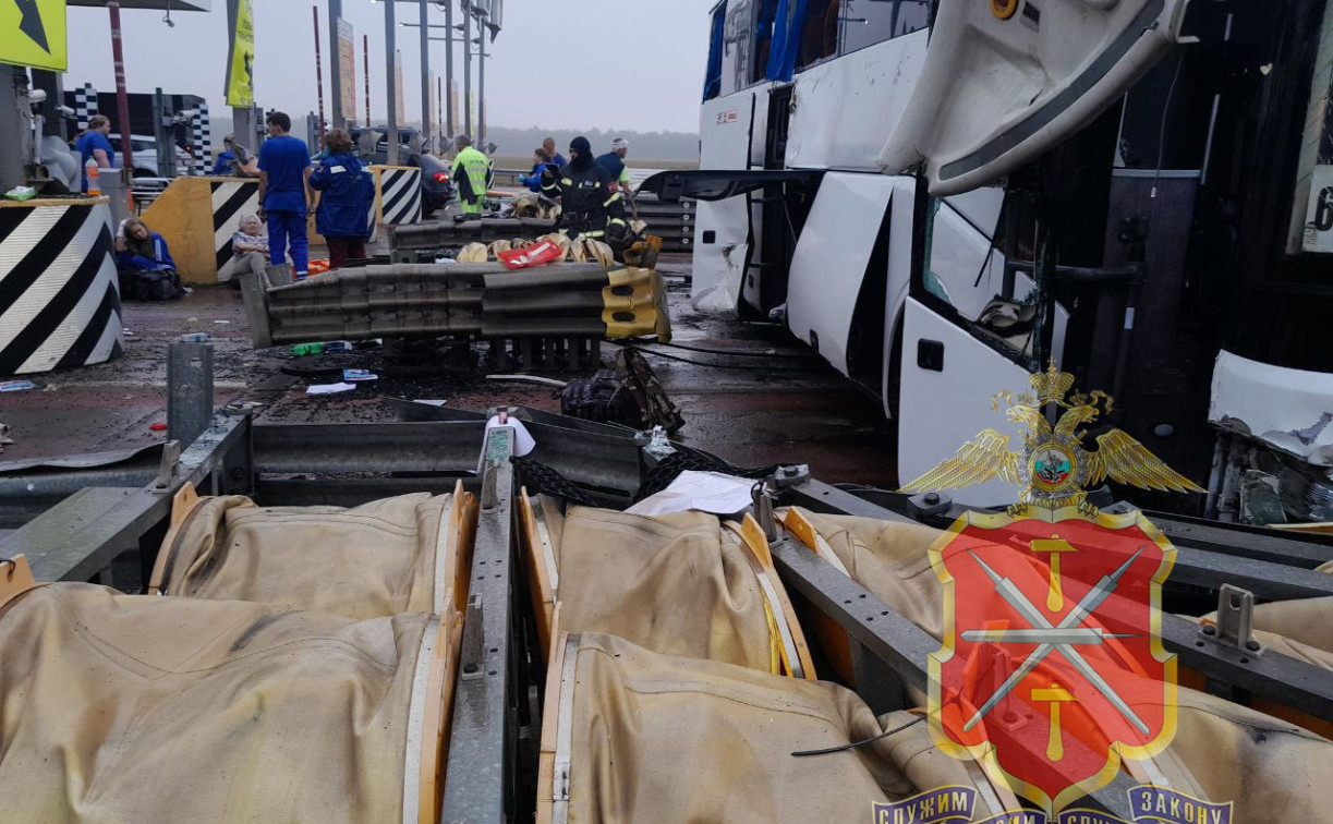 Не менее 30 пассажиров Луганского автобуса пострадали в ДТП под Тулой: причиной аварии стал туман 