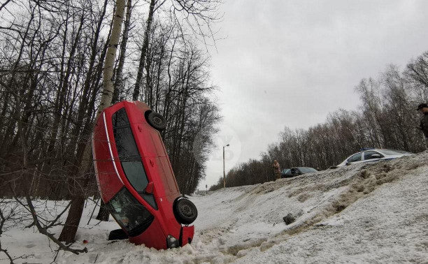 Под Тулой Opel встал на попа: фоторепортаж