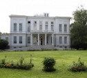 В течение августа отреставрируют фасад Дворца-музея Бобринских