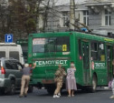 В центре Тулы пассажирам пришлось выталкивать троллейбус с перекрёстка 