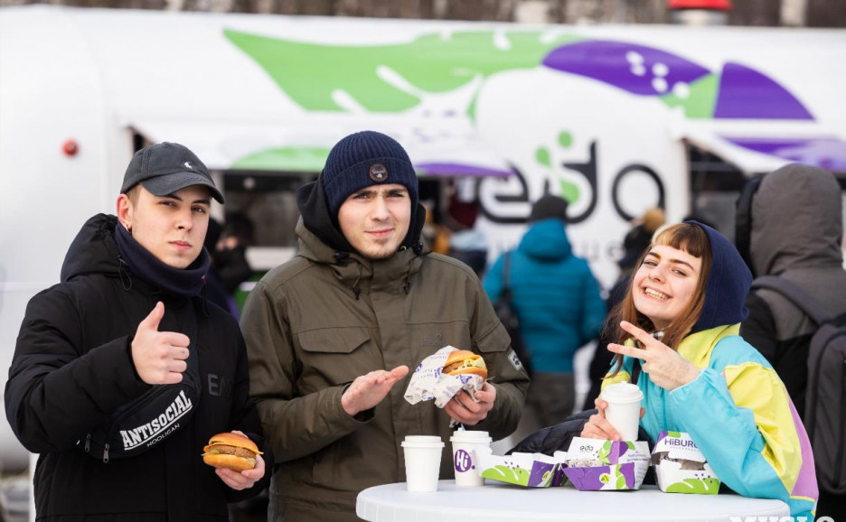  Туляков в Центральном парке два дня знакомили с хайбургерами – «Едой будущего»!