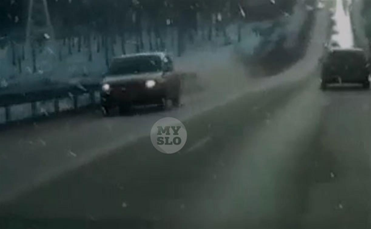 На Щекинском шоссе в Туле произошло странное ДТП