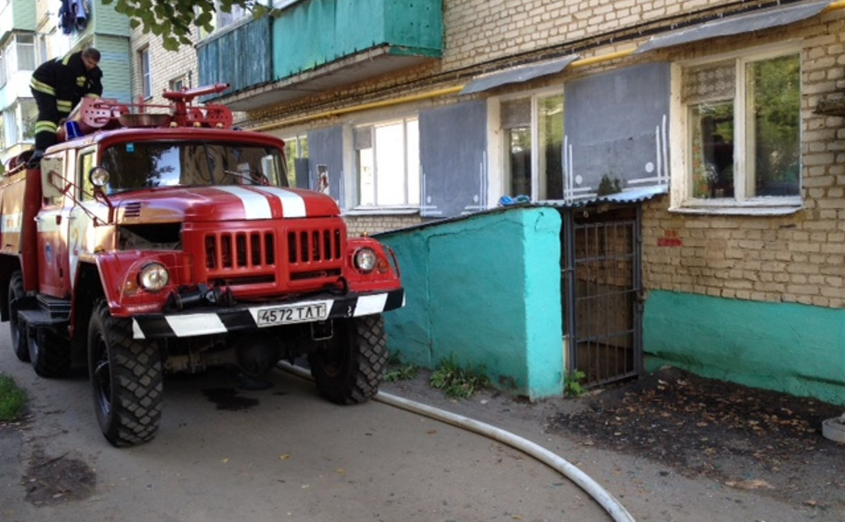 В Плавске пожарные спасли из горящего дома пятерых человек