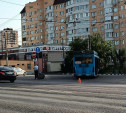 Троллейбус с оборвавшимися проводами спровоцировал пробку на Зеленстрое