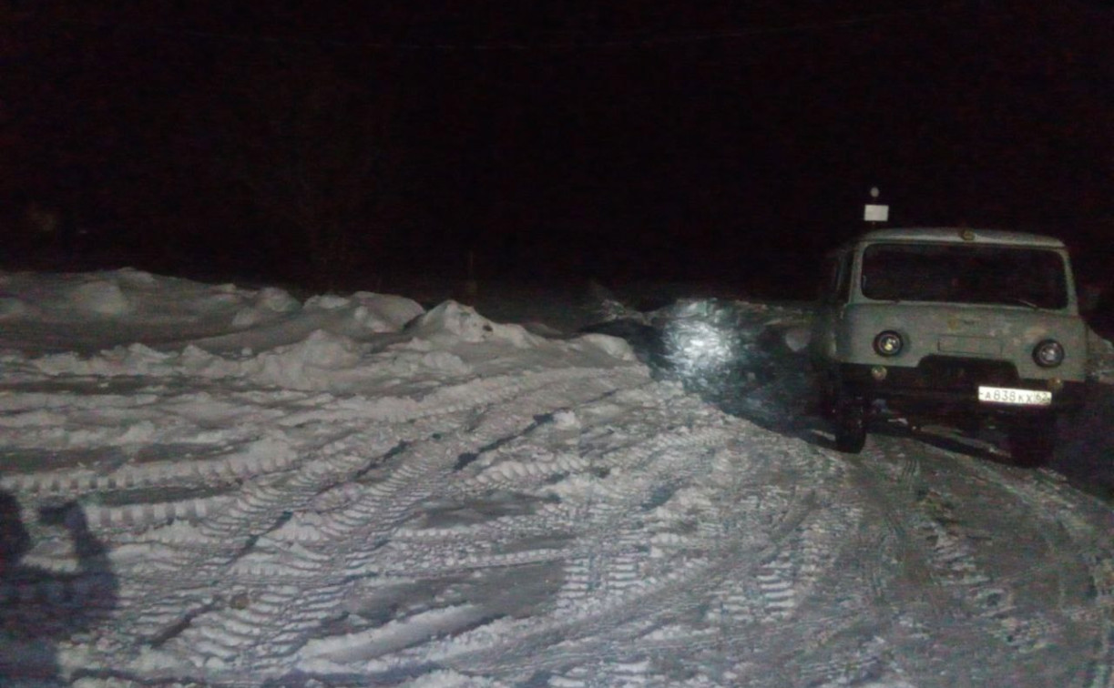 «Это уже не сугробы, а барханы!»: жители щекинской деревни тонут в снегу