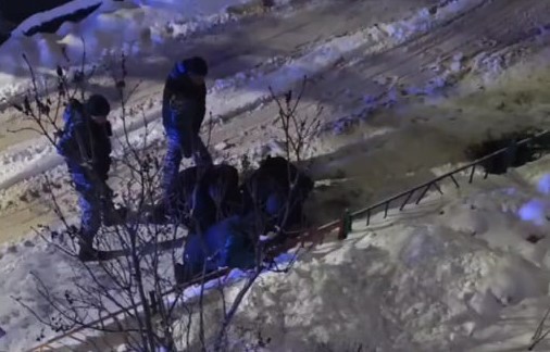 «Угрожал изнасилованием, представлялся корейцем»: задержан вандал, который громил машины в Туле