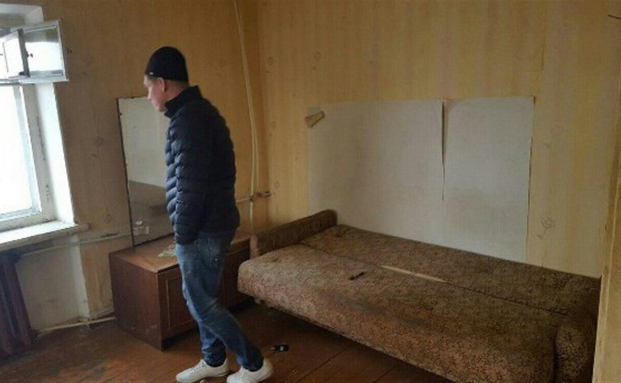 Власти Киреевского района предложили семье с ребенком переехать в безобразное жилье