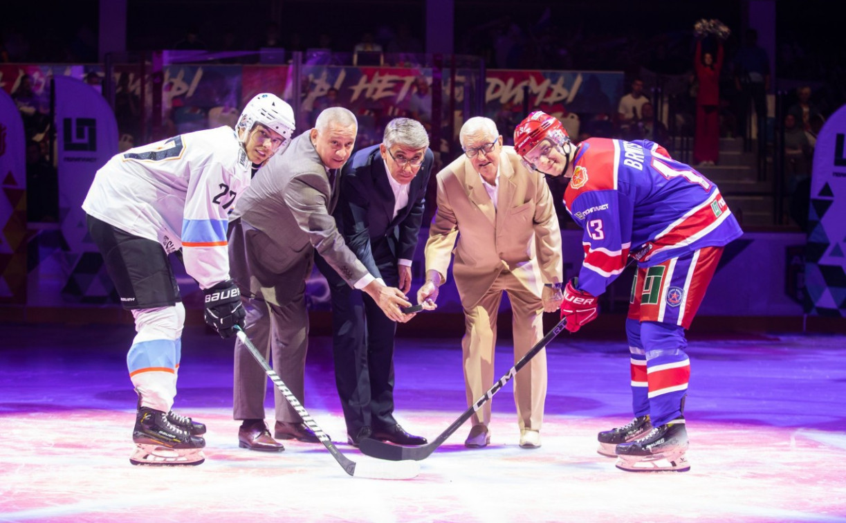 Тульский АКМ поздравил легенду советского хоккея Бориса Михайлова с днем рождения