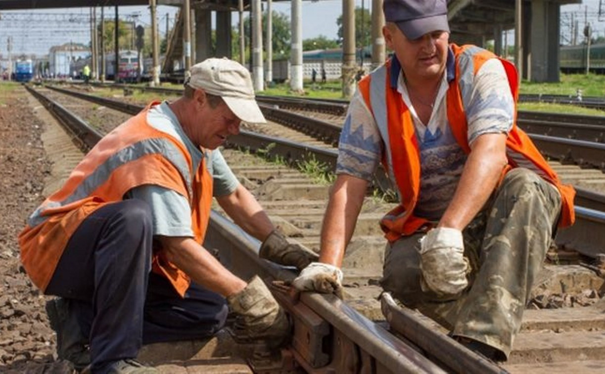 Более 700 железнодорожников устраняли последствия урагана на Московской железной дороге