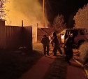 На даче в Заокском районе сгорели мужчина и ребенок: на месте происшествия работают следователи 
