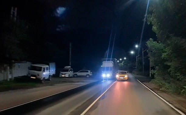 В Плеханово желтый автомобиль едва не устроил лобовое ДТП