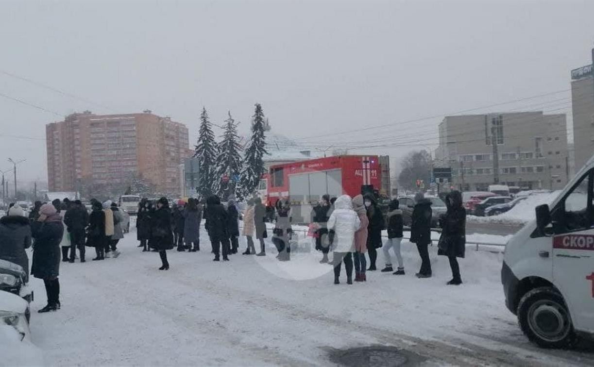 В Туле эвакуировали 20-й арбитражный апелляционный суд - Новости Тулы и  области. Криминал – Фотогалерея, фото 4 - MySlo.ru