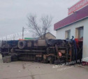 В Черни большегруз врезался в здание автостанции