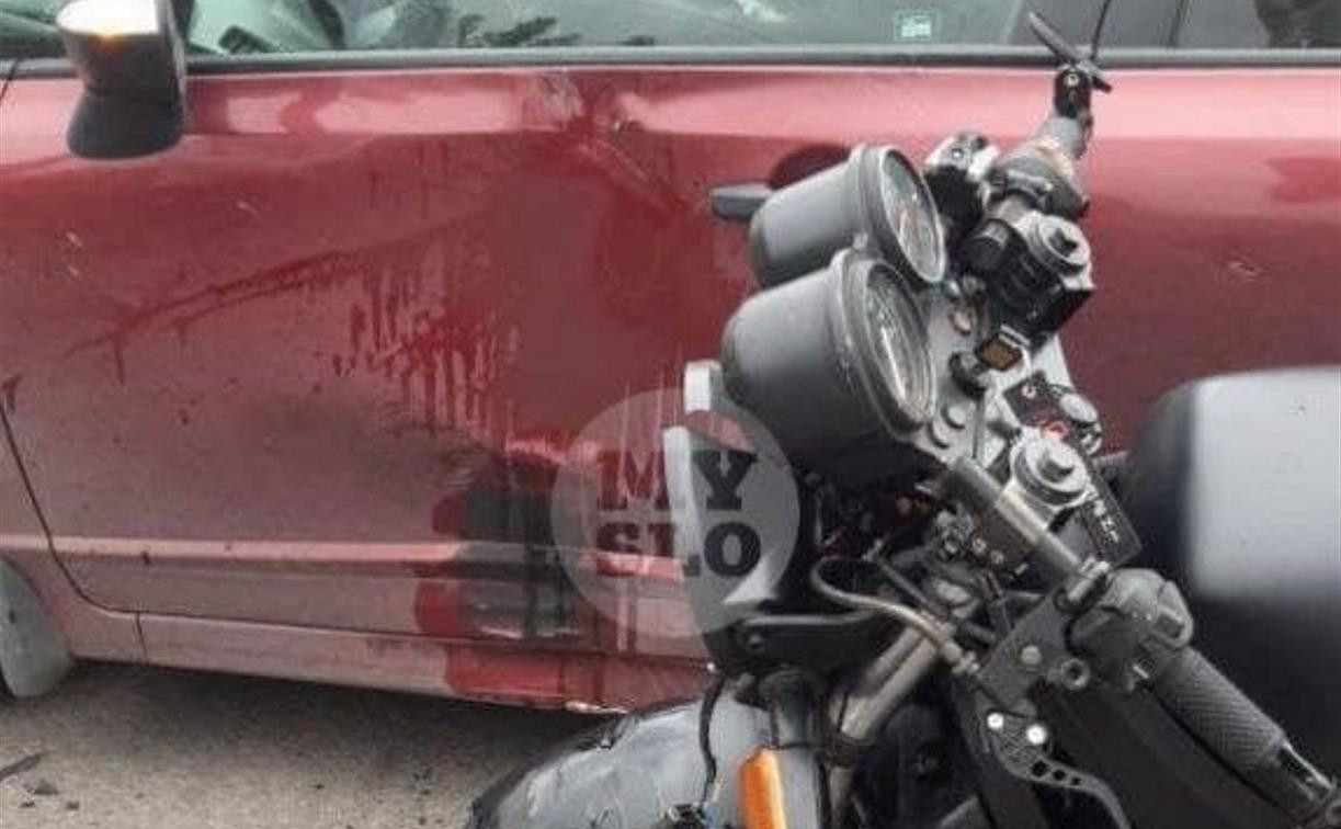 В Туле водитель авто сбил девушку на мотоцикле