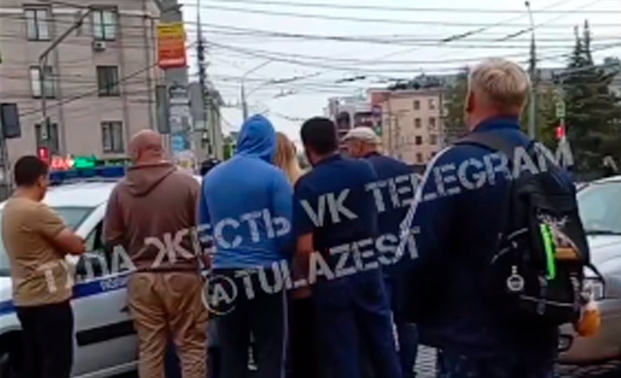 У рынка «Салют» в Туле пьяный мужчина напал на пенсионера