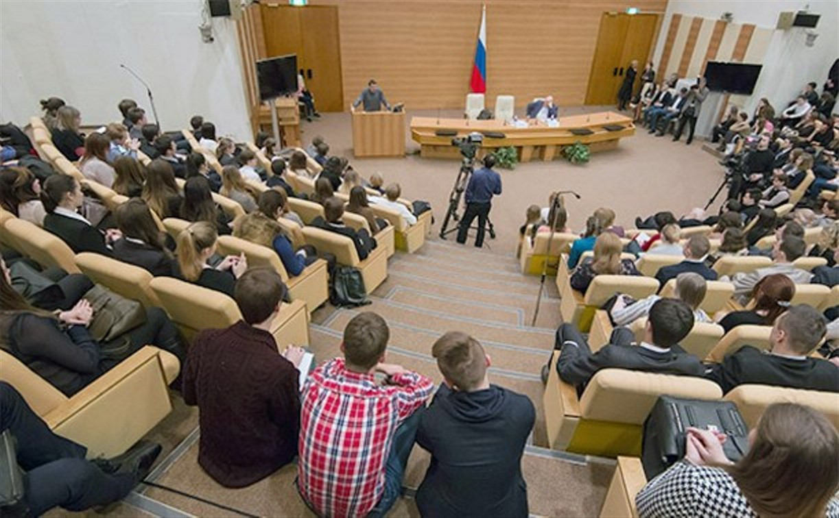 Депутаты Госдумы прослушали лекцию о Льве Толстом
