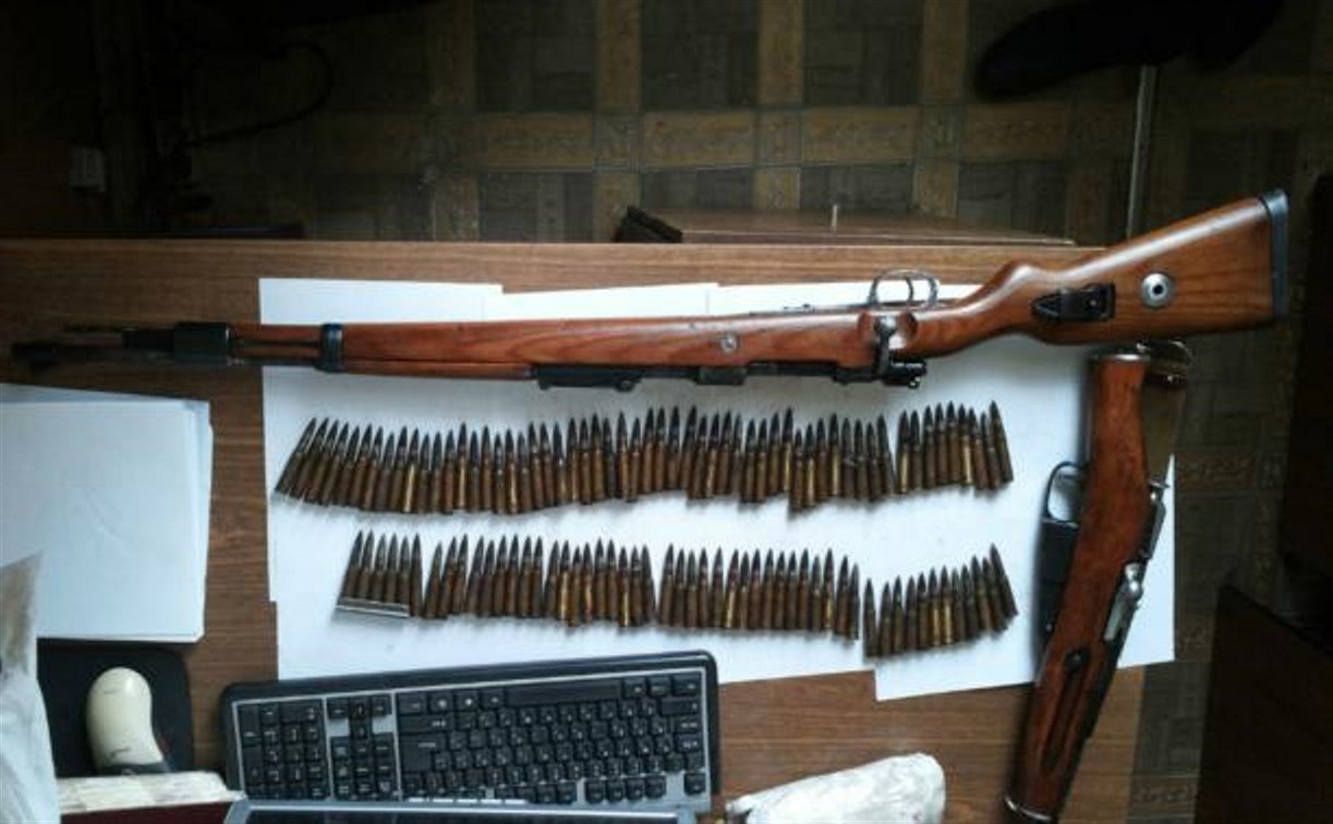 В заброшенном доме в Туле полиция обнаружила арсенал оружия
