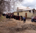 Жители цыганского поселения приступили к сносу первого дома в Плеханово