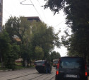«Ниссан» на ул. Руднева в Туле опрокинулся из-за столкновения с другим автомобилем