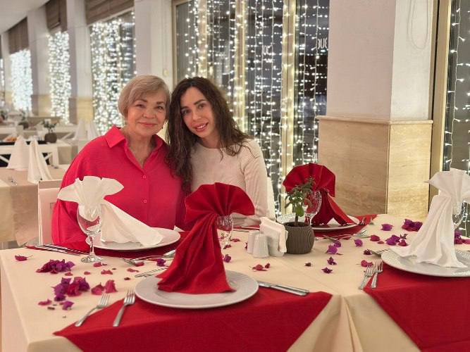 Медсестра из Новомосковска Равза Ткачева спасла женщину на борту самолета