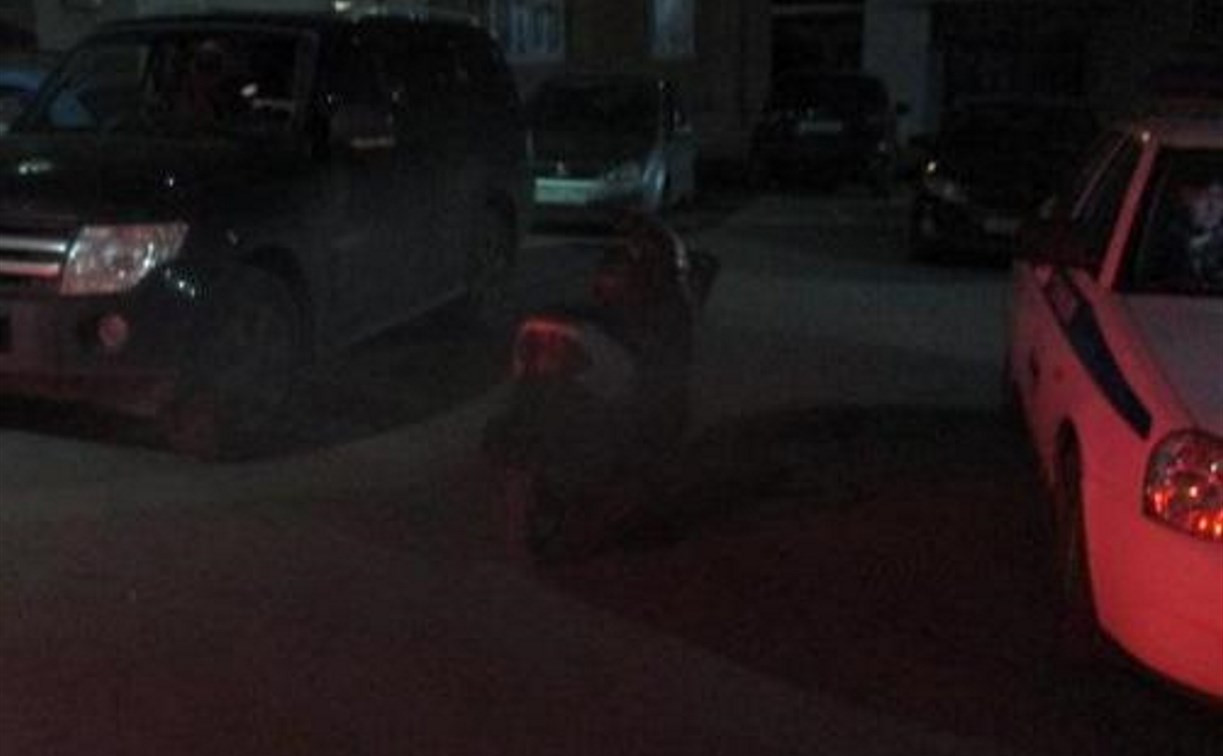 На проспекте Ленина ночью тулячка упала со скутера