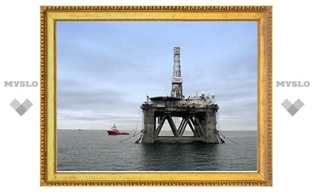 Российских нефтяников заставят страховать риски при работе на шельфе