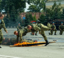 Награждение героев, испытание огнем и ликвидация «бандформирований»: фоторепортаж празднования Дня ВДВ