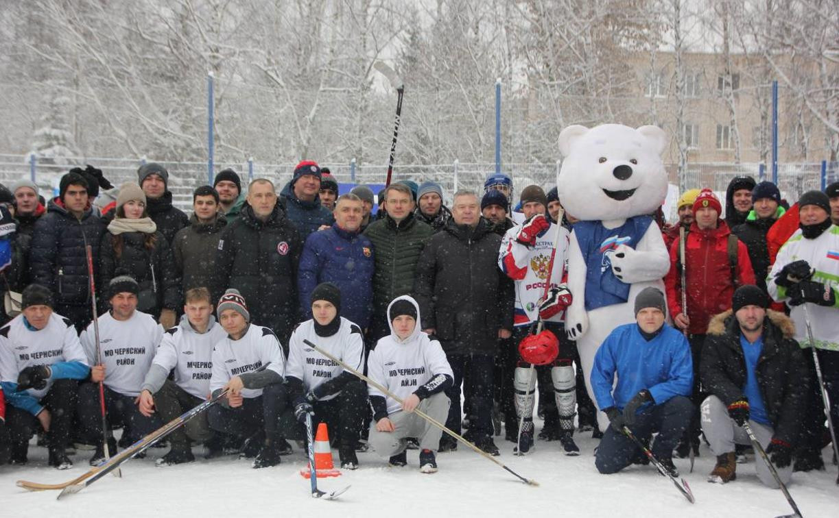 В Туле открылся турнир по хоккею в валенках на Кубок регионального отделения партии «Единая Россия»