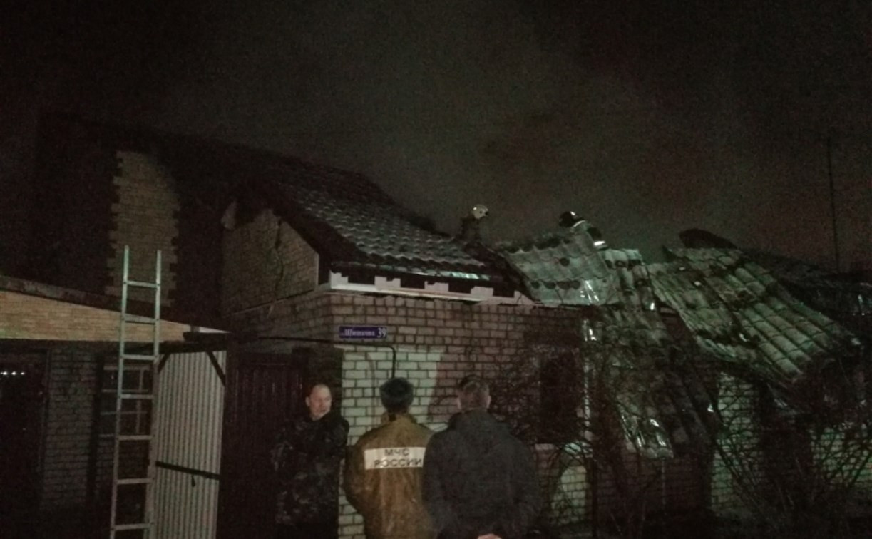 Ночной пожар в тульском поселке Октябрьский попал на видео
