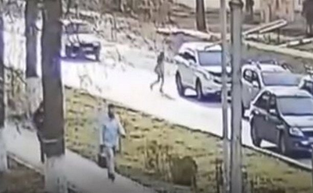 В Узловой девочку сбил автомобиль: момент ДТП попал на видео