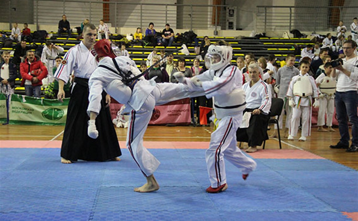 Тульские каратисты завоевали 22 медали на первенстве и чемпионате ЦФО