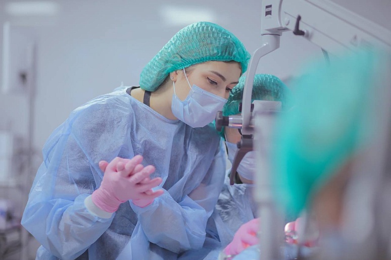 Тульские медики спасли женщину с редким осложнением отита