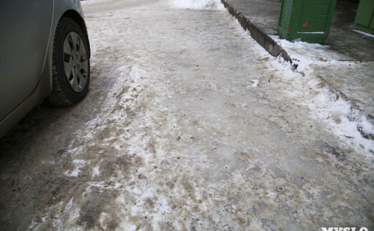В Туле управляющие компании штрафуют за снег и наледь на дорогах во дворах