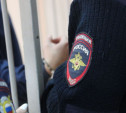 В Киреевске два студента заклеили приятелю глаза скотчем и ограбили его