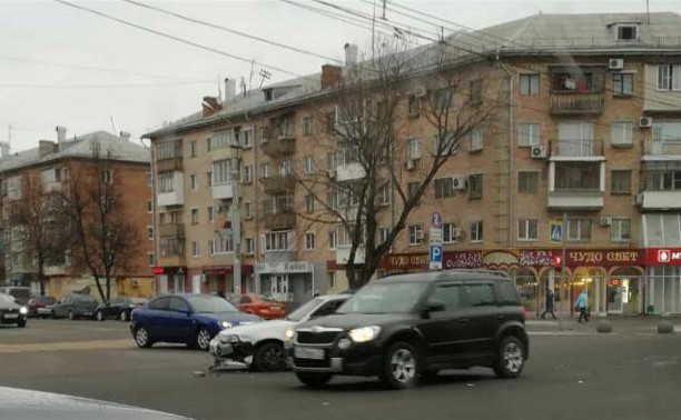 ДТП на Красноармейском проспекте в Туле попало на видео