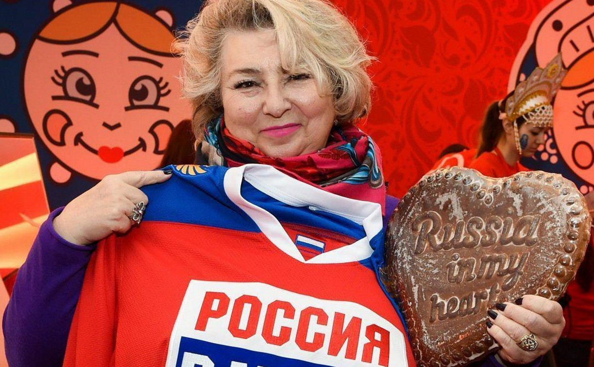 Знаменитому тренеру Татьяне Тарасовой на день рождения подарили тульский пряник