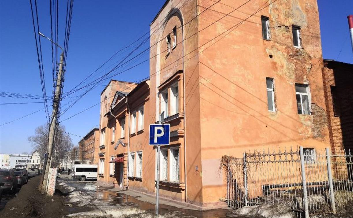 У Центрального рынка в Туле снесут аварийное здание: стоимость работ оценили в миллион рублей