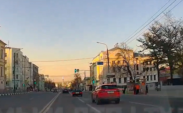 На пр. Ленина водитель ВАЗа показал, как делать не нужно