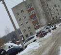 «Съезды не чистили всю зиму»: туляк пожаловался на неубранные участки улицы Хворостухина